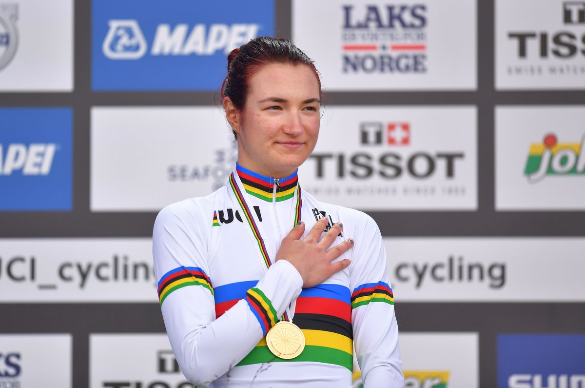 Hand on heart for Elena Pirrone (Italy)