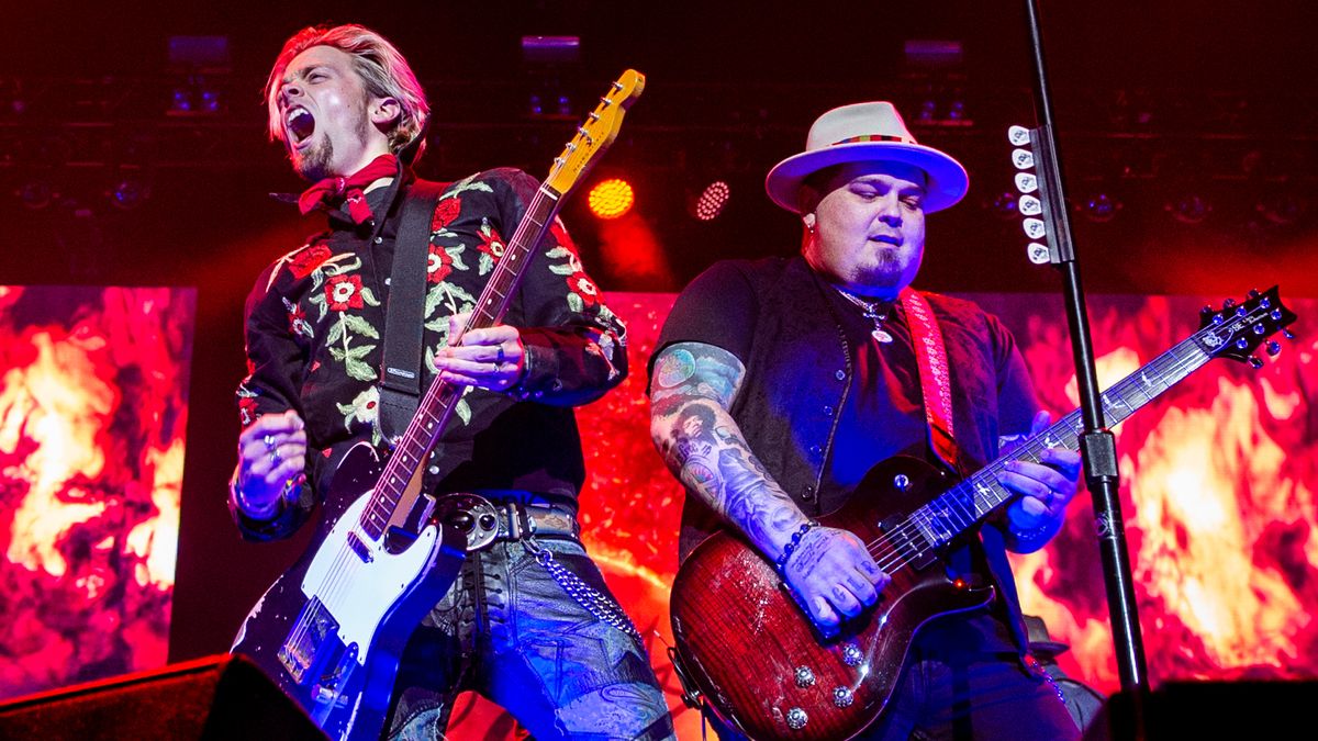 [L-R] Ben Wells and Chris Robertson of Black Stone Cherry