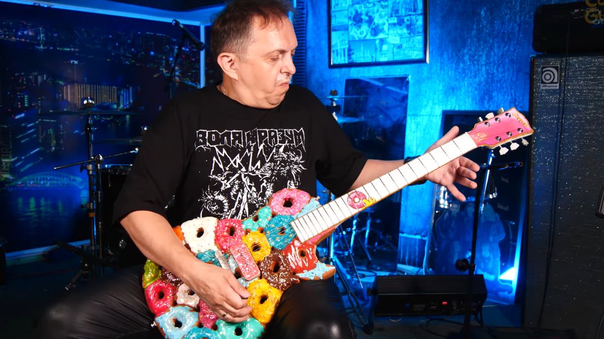 ArtMayer Donut Guitar