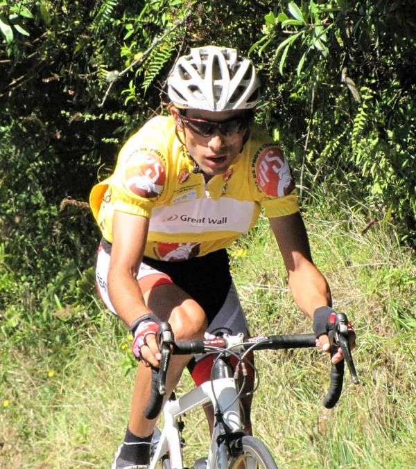 Janier Acevedo (Greatwall-Indeportes Antioquia) showed his strength as he rode away from the peloton with the race leader's jersey on his shoulders.