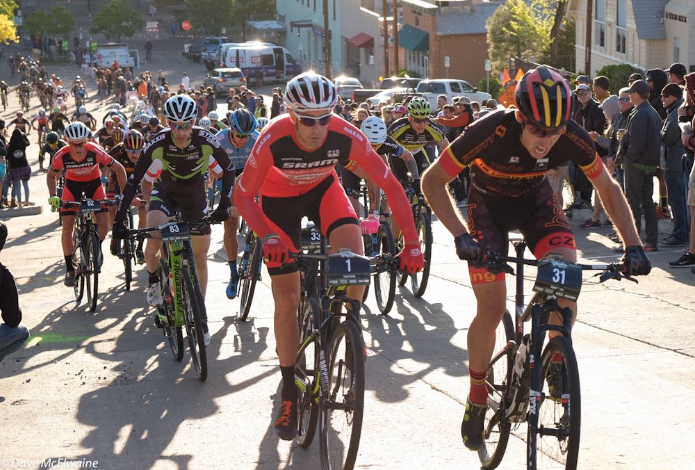 Todd Wells (SRAM-TLD) and Ryan Petry on the front of the race