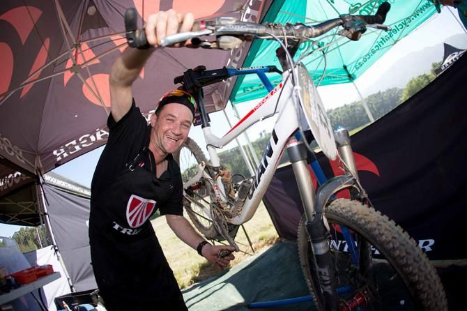 Bike Mechanics enable riders to continue from Waterpoint 3
