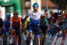 Patrick Bevin wins stage three Tour de Romandie 2022. 
