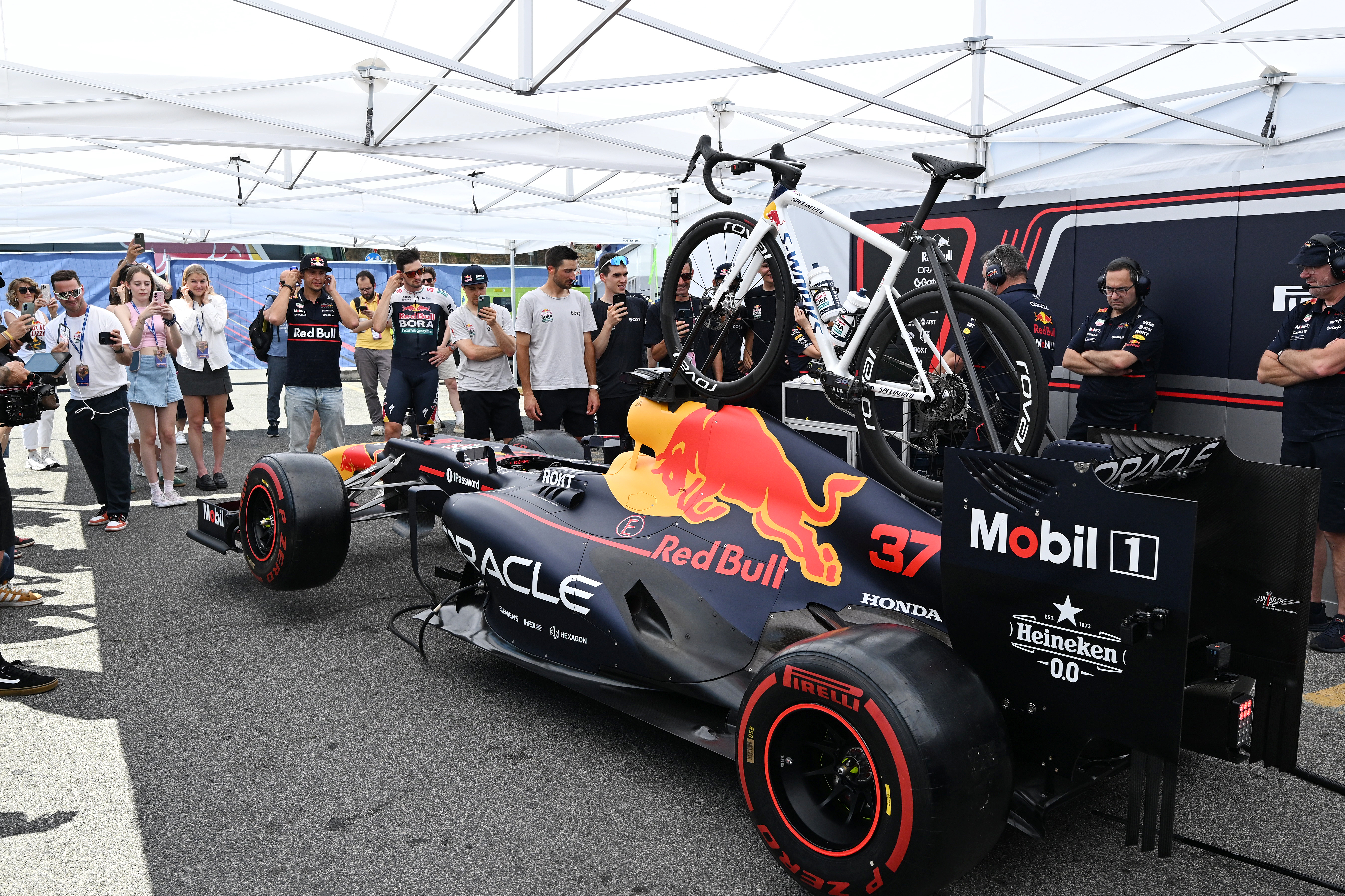 Team Red Bull - BORA - hansgrohe and the Honda F1 Oracle Red Bull Racing meet ahead of the 2025 Giro d'Italia