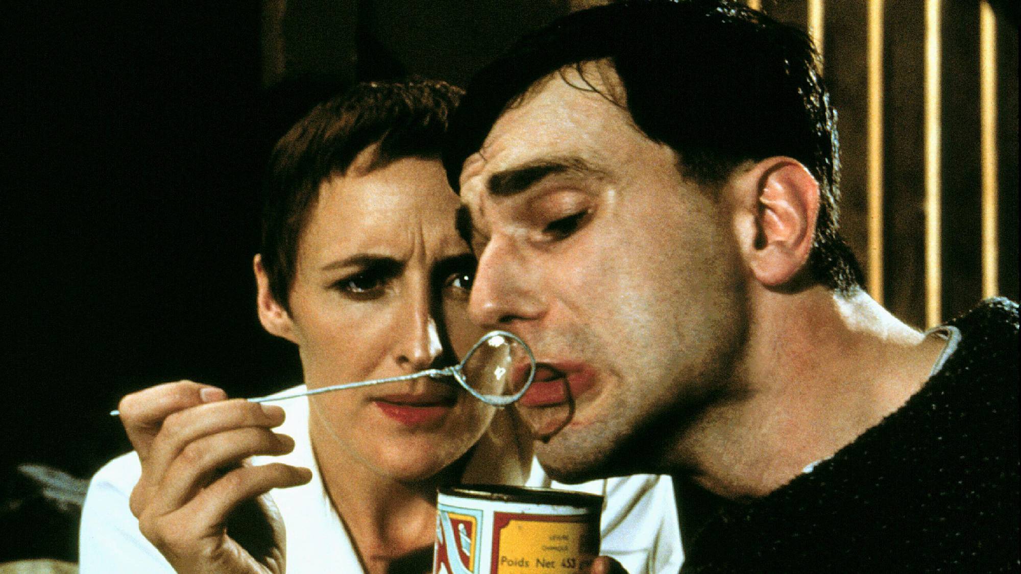 (LR) Fiona Shaw als Eileen Cole und Daniel Day-Lewis als Christy Brown in My Left Foot