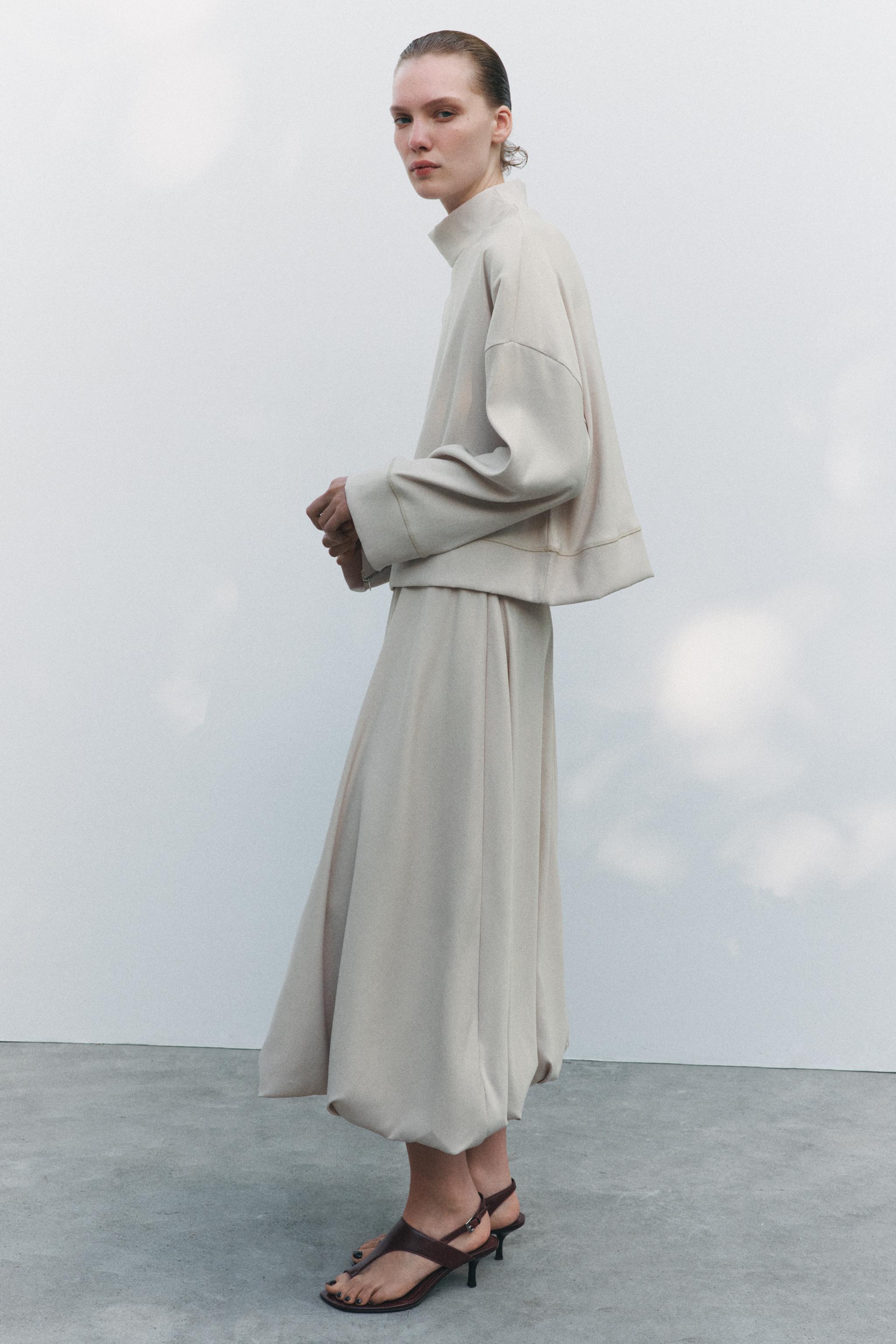 Voluminous Balloon Skirt