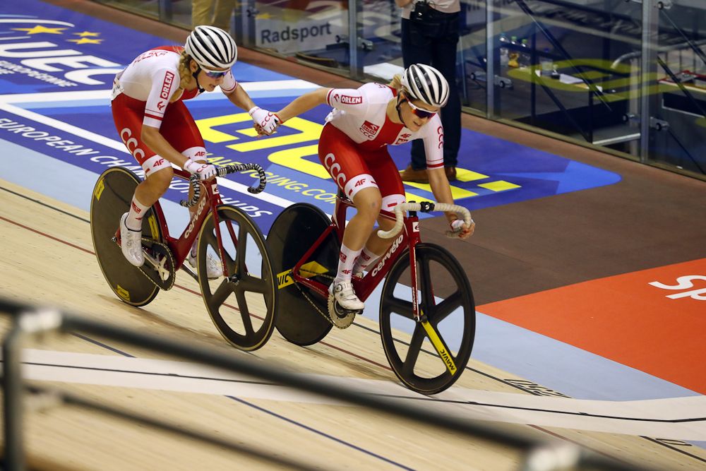Poland's Daria Pikulik and Ikol Plosaj compete in the Madison