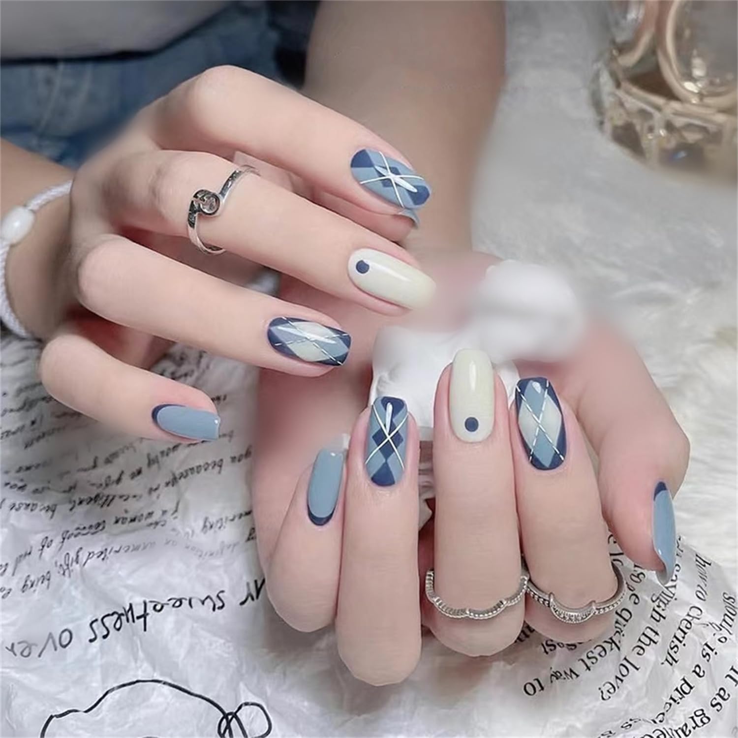 Short Square Press-On Fake Nails Stylish Blue Plaid Nail Art Decoration Spring Summer Manciure for Women and Girls 24pcs
