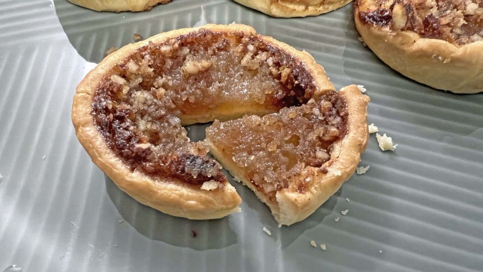 These mini air fryer pecan pies are the perfect holiday season treats ...