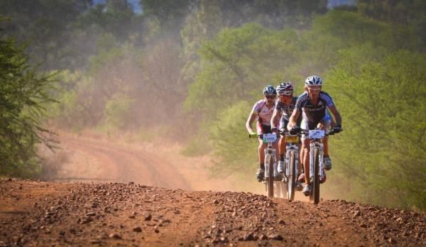 The early break came from Mannie Heymans, jock Green and Henry Uys.