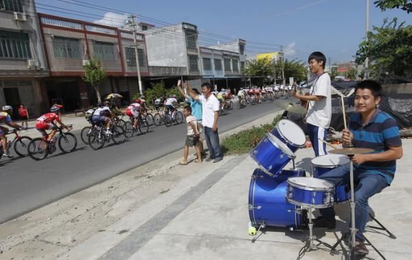 Drums for the riders.