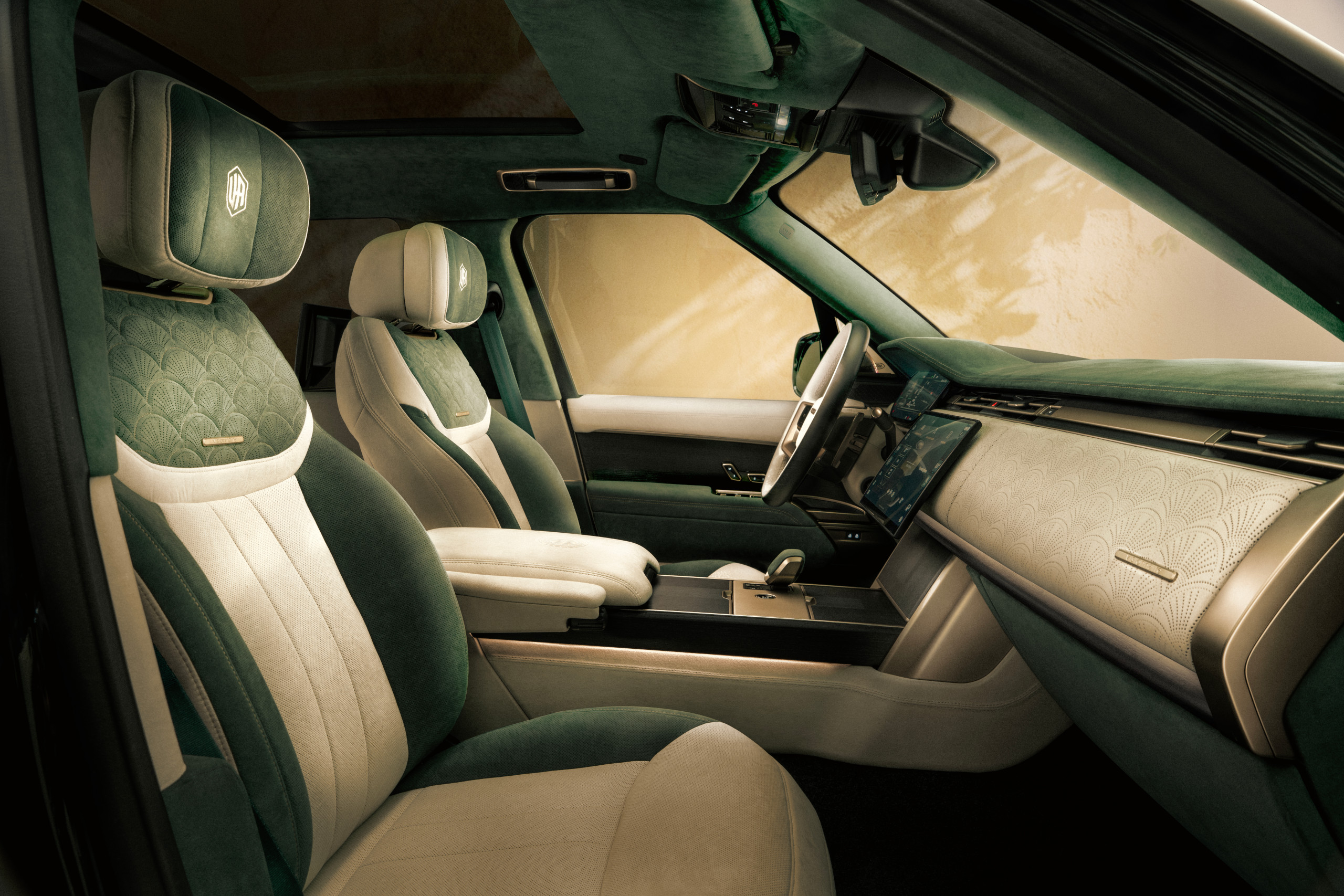 Urban Automotive x Visionnaire Range Rover LWB cabin