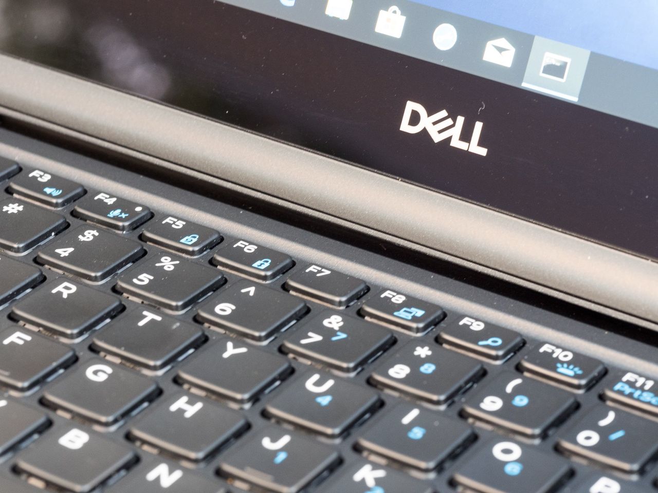 Dell Latitude 7389