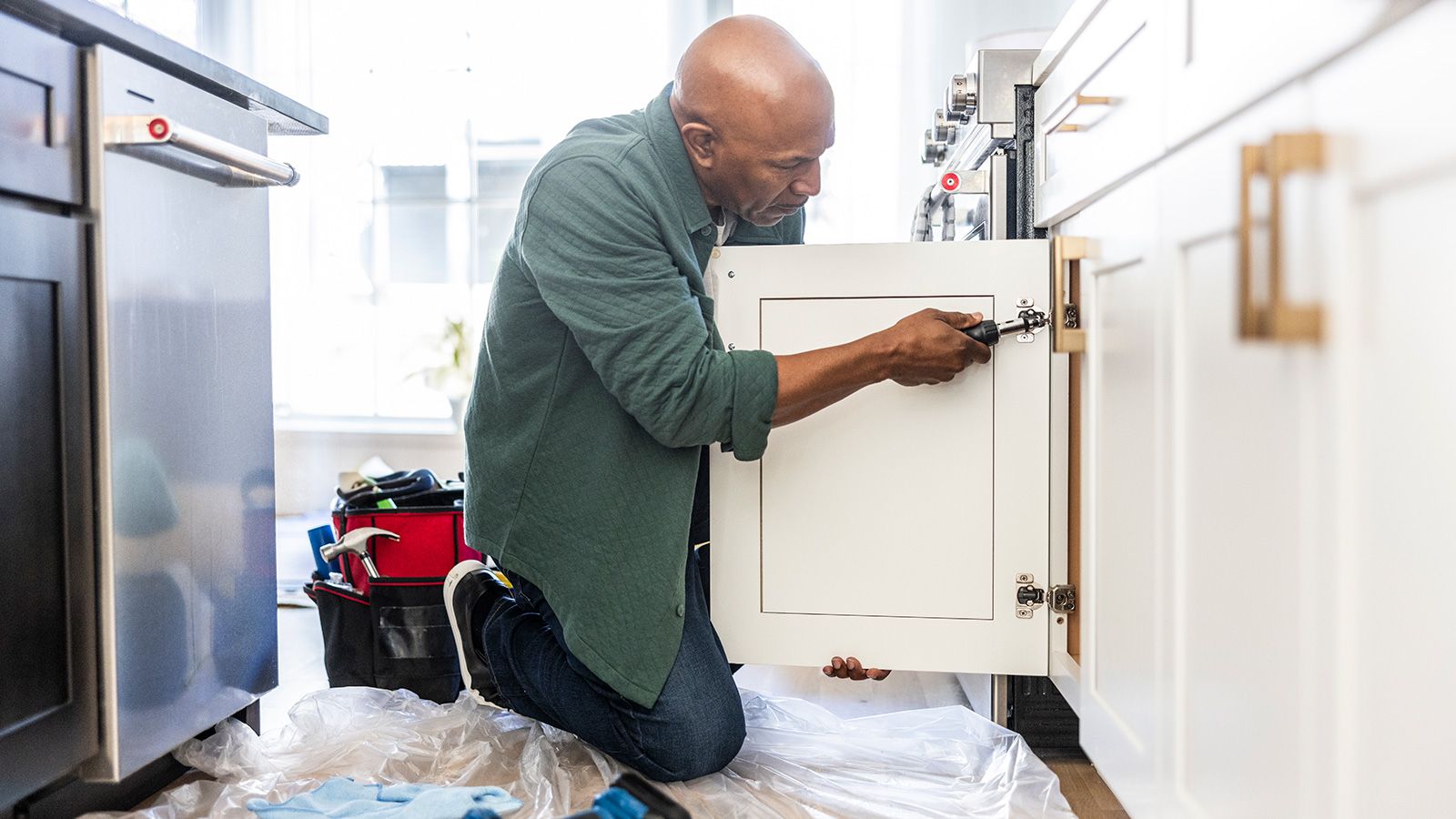 Replacing kitchen doors: A step-by-step guide | Homebuilding