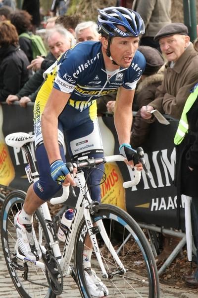 Johnny Hoogerland also chased the breakaway.