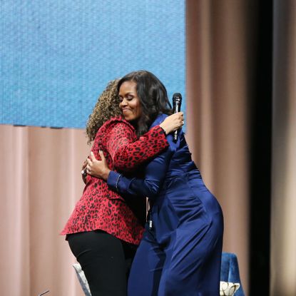 Red, Blue, Yellow, Beauty, Talent show, Fashion, Performance, Shoulder, Human, Interaction,