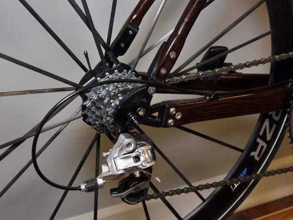 This Renovo frame uses chunky two-piece aluminum dropouts.