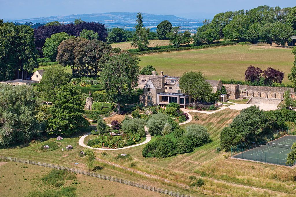House for sale: Kingcombe, Kingcombe Lane, Chipping Campden, Gloucestershire.