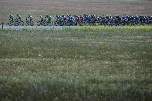 Liquigas-Cannondale getting strung out on the front.