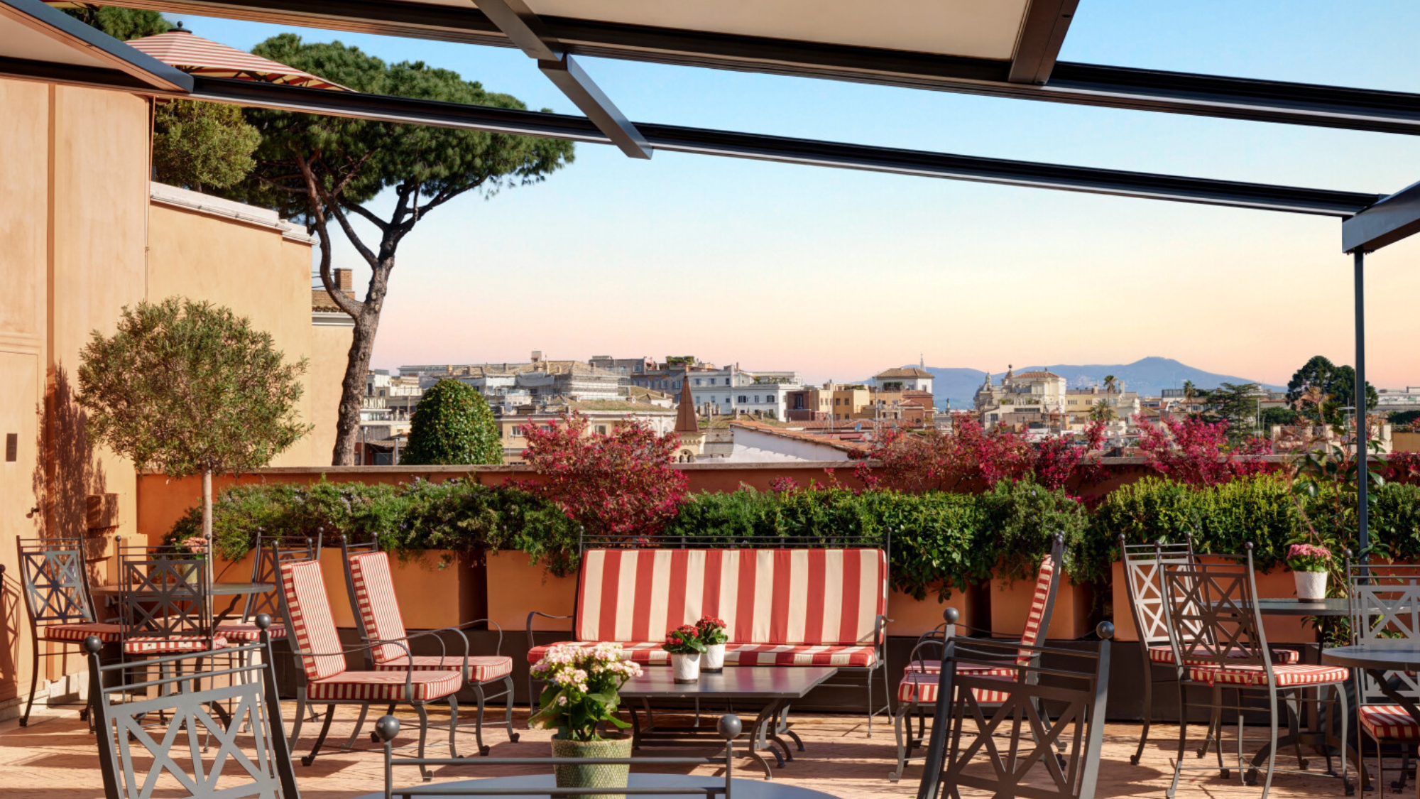 Hotel de la Ville rooftop with views of Rome skyline