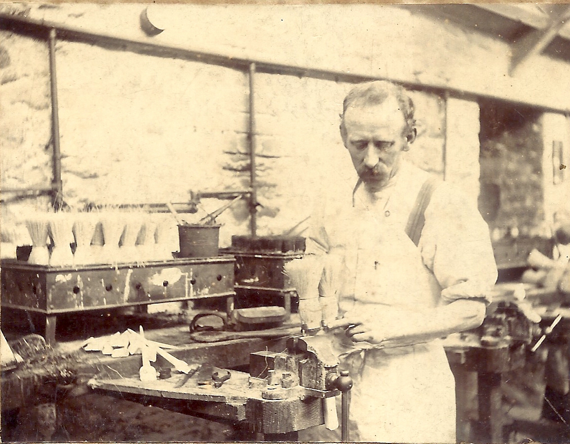 Old fashioned photo from Kent Brushes