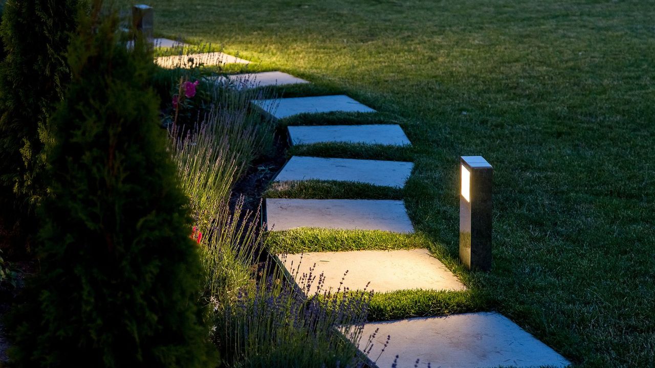 A path light 