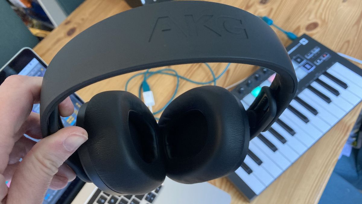 AKG K-361 BT headphones review