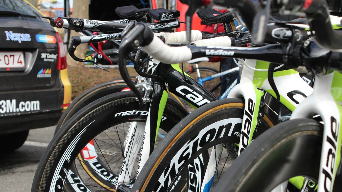 For team 3M, some riders had integrated Slice brakes, some had SRAM Red road calipers and two had Magura hydrualic rim brakes.