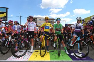 Race leaders line up for the final stage of the 2022 Tour de France Femmes