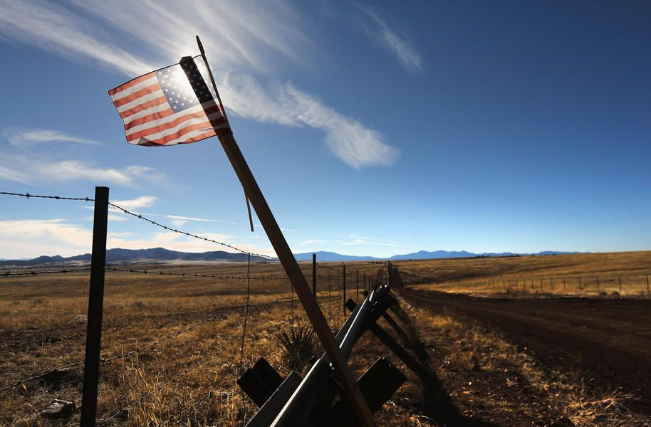 Armed anti-government militias vow to secure the U.S.-Mexico border in a &amp;#039;legal and lawful manner&amp;#039;