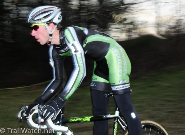 Jeremy Powers (Cannondale-Cycorcrossworld.com) streaking downhill