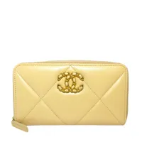 Chanel 19 Quilted lambskin wallet