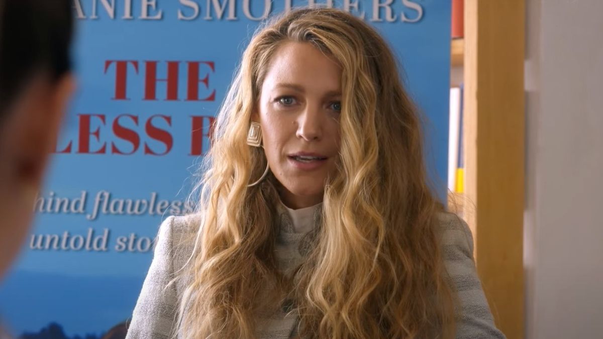 Blake Lively&#039;s character talking to Anna Kendrick&#039;s character in Another Simple Favor.