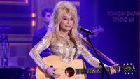 THE TONIGHT SHOW STARRING JIMMY FALLON -- Episode 0518 -- Pictured: Musical guest Dolly Parton performs on August 23, 2016