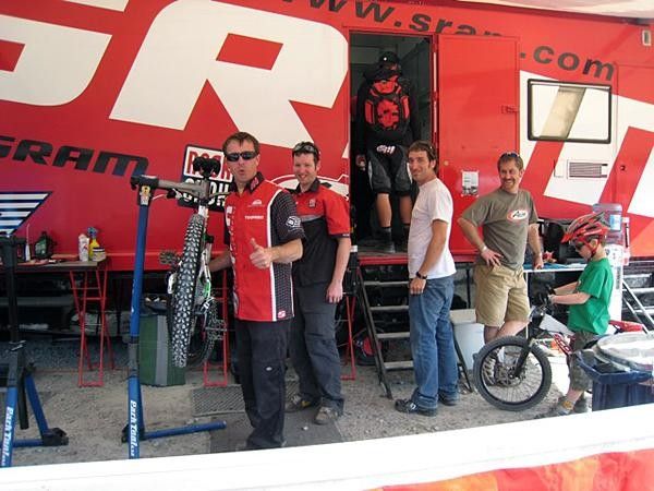 SRAM race support