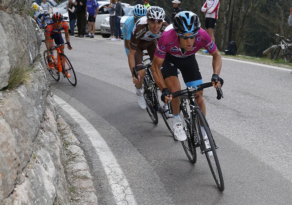 Race leader Richie Porte (Team Sky)