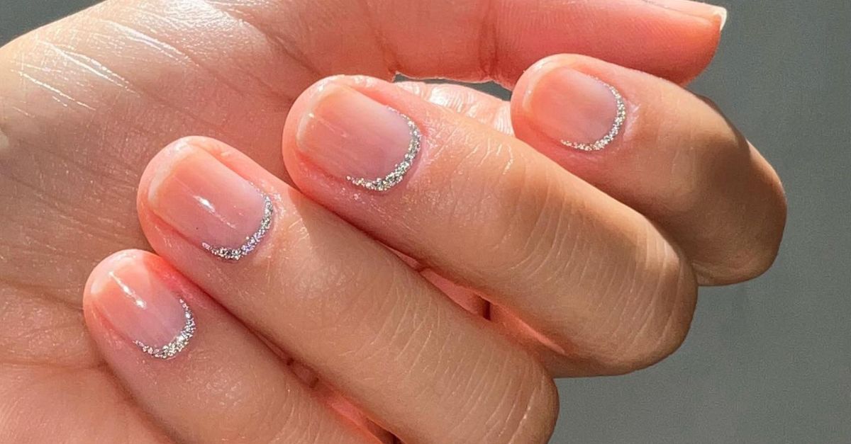 10 Chic Glitter French Manicure Designs to Try This Christmas