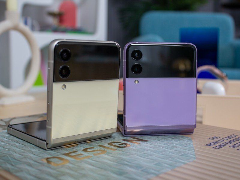 Samsung Galaxy Z Flip 3 Hands On Purple Cream