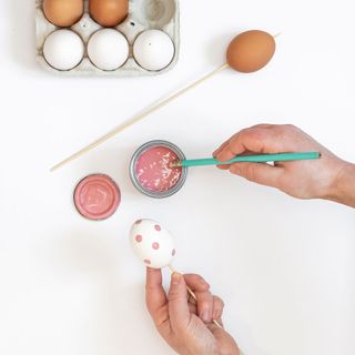 decorate eggs with paint