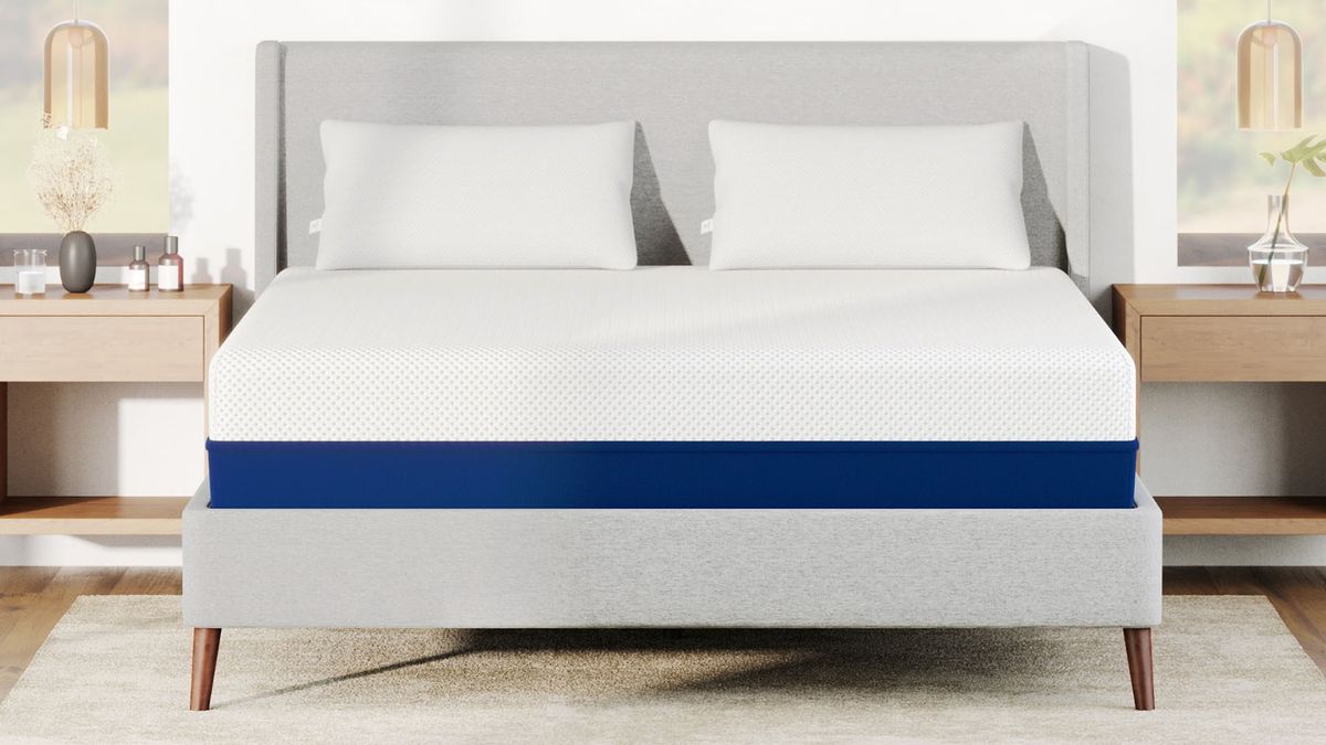 Mattress Pad vs. Topper: What's the Difference? - Amerisleep