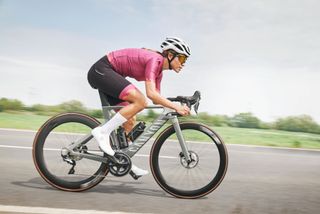 Canyon's 2022 Aeroad CF SL 8 in action