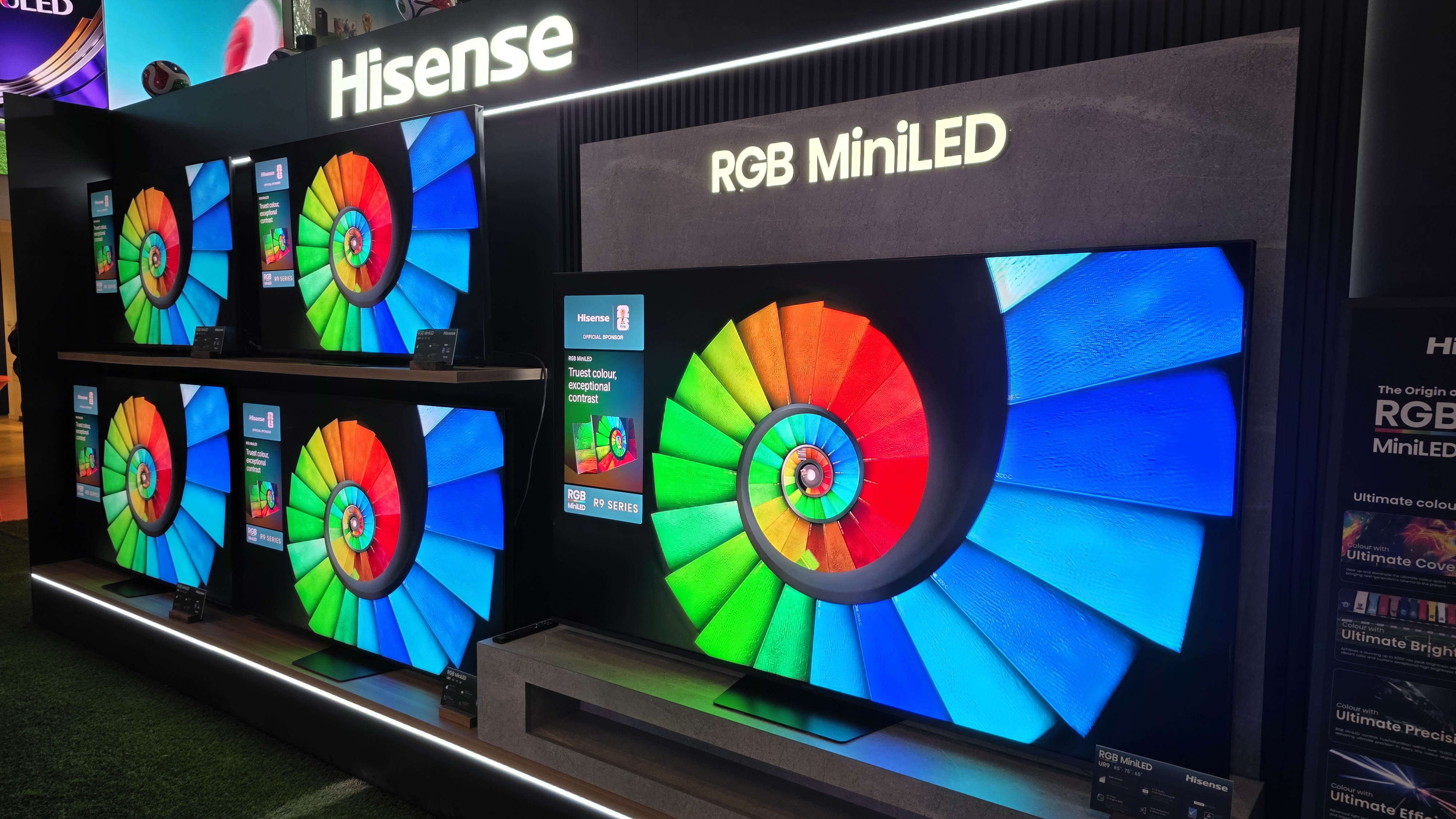 Hisense UR9 en UR8 RGB mini-LED TV's