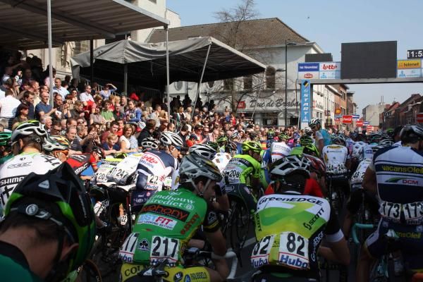 Huge crowds as ever in Harelbeke.