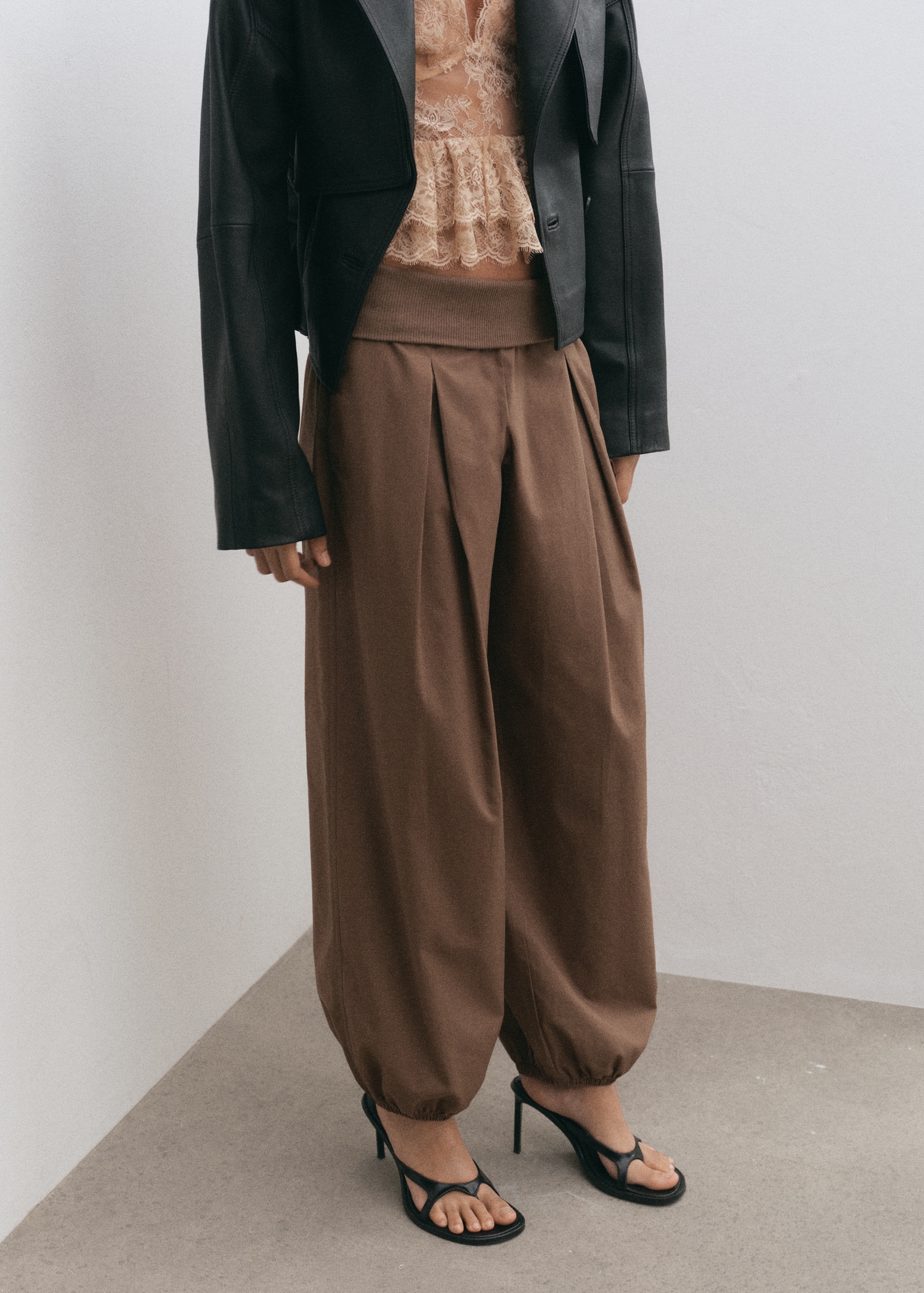 High-Waisted Balloon Trousers - Women | Mango United Kingdom