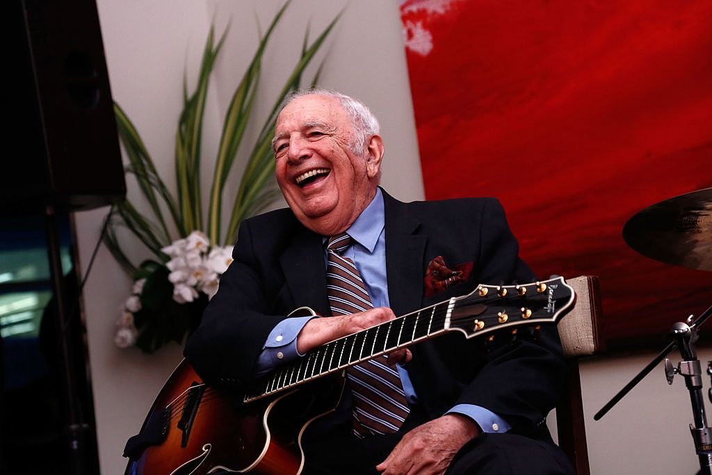 Bucky Pizzarelli