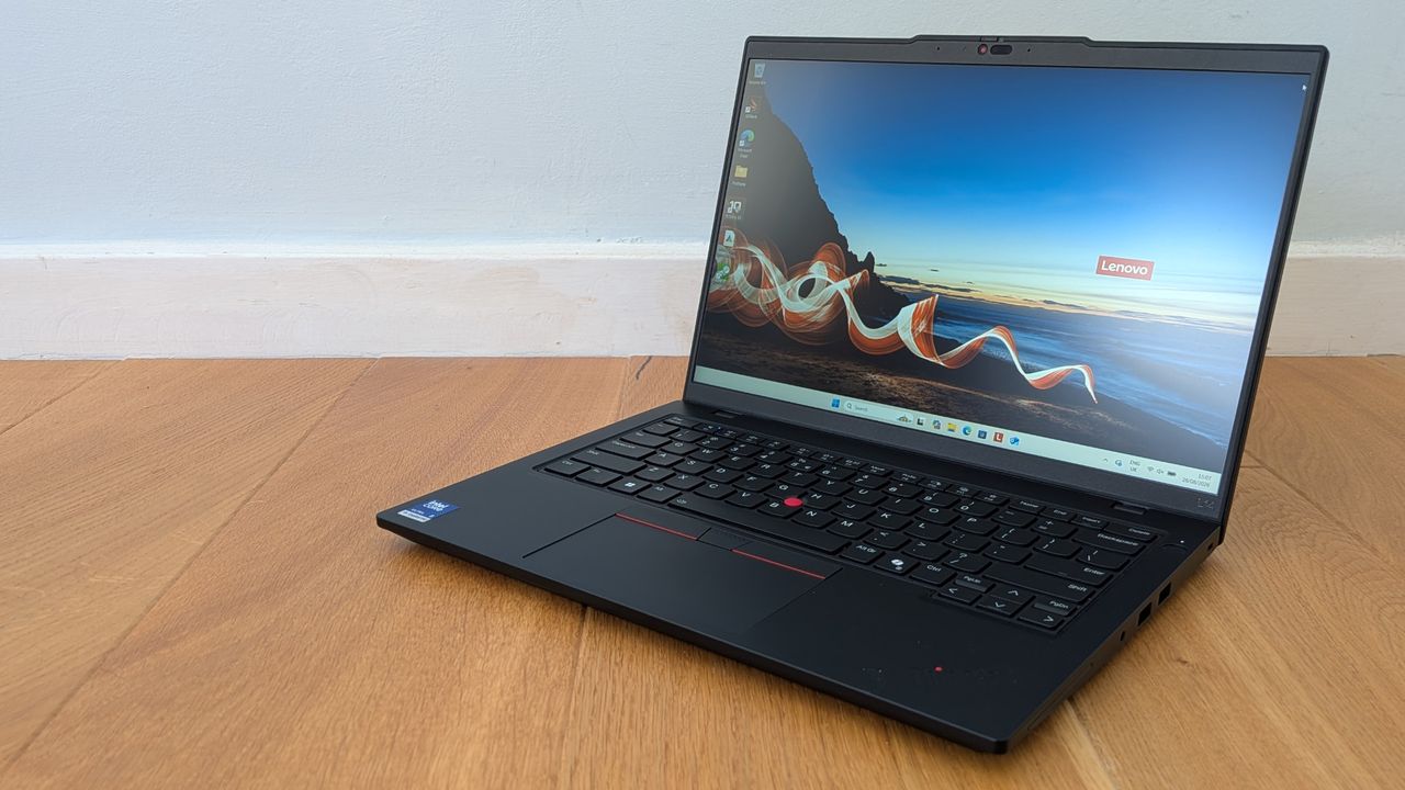 The ThinkPad L14 Gen 7 on a desk