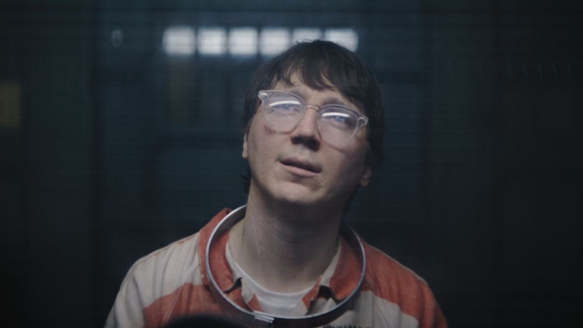 Paul Dano&#039;s Riddler incarcerated in Arkham in The Batman