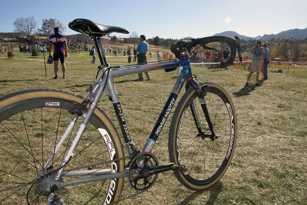 The custom frame uses carbon fiber main tubes provided by Reynolds Cycling.