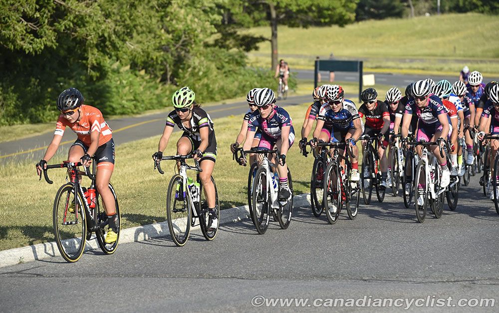Sarah Poideven (Rally Cycling) and Leah Kirchmann (Team Liv-Pantur) chase