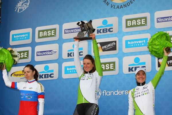 The Ronde van Vlaanderen podium - Tatiana Antoshina (Gauss Rdz Ormu), Annemiek Van Vleuten and Marianne Vos (both Nederland Bloeit)